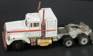 Road Champs Mack Super Liner Tactor with Sleeper Toy Truck White 1982