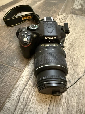 Juego de cámara Nikon D5200 Foto 1 de 4