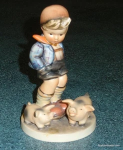 Goebel Hummel Figur "Bauernjunge" #66 TMK3 - Junge mit Ferkeln - Weihnachtsgeschenk! - Bild 1 von 9