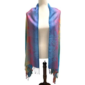 NUEVA Pashmina Color Arco Iris con Patrón Floral y Flecos en Ambos Extremos - Imagen 1 de 3