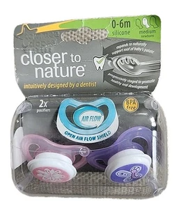Tommee Tippee Closer to Nature Silicone Pastel Colors Pacifiers 1/2 pk Age 0-6M - Picture 1 of 9