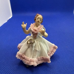 Vintage Dresdner Porzellan Spitzen Figur - klein 2 3/4" Alka Kunst Dresden Ruth  - Bild 1 von 7