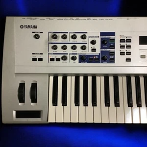 YAMAHA CS6x Digital Keyboard Synthesizer Tested/working - Picture 1 of 8