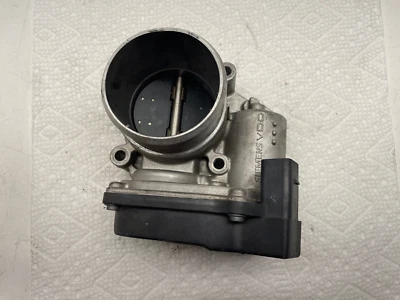 原始设备制造商 2009 2010 年奥迪 A4 2.0L 发动机油门车身单元 06F133062J — 第 1/4 张图片