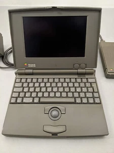 Apple Macintosh Powerbook 100 with PSU, Floppy and Original Software (Vintage) - Afbeelding 1 van 8
