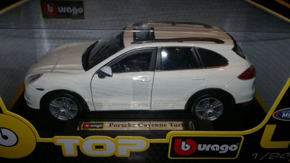 Porsche Cayenne Turbo White Burago 1:24 - Immagine 1 di 1