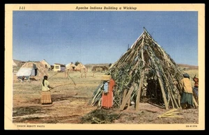 Postal Apache Indians Building a Wickiup, AZ - Imagen 1 de 2