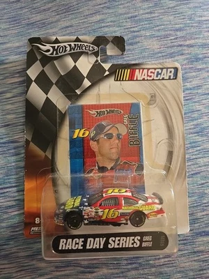 Greg Biffle #16 National Guard NASCAR DIECAST 1:64 Hot Wheels Race Day 2005  - Imagem 1 de 2
