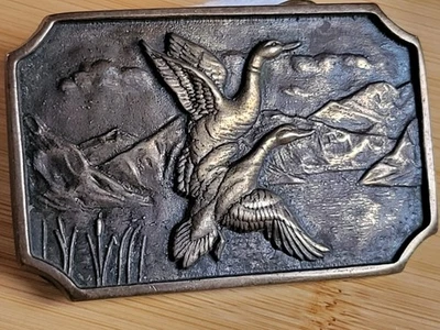 De colección BTS 1978 Latón Sólido Cinturón Hebilla Patos Gansos Montañas Hecho en EE. UU. Foto 1 de 4