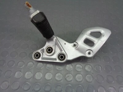 Suzuki GSX-R 1300 Hayabusa 1999 2003 Front Right Footrest - Image 1 of 4