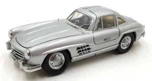 Franklin Mint 1/24 Scale Diecast 6525K - 1954 Mercedes-Benz 300 SL - Silver - Picture 1 of 5