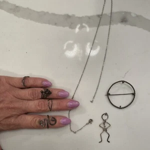 lot of vintage sterling silver rings , chain , and stick figures - Picture 1 of 7