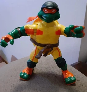 TMNT Extreme Sports Thrashin Mike 2003 Michaelangelo with belt helmet - Picture 1 of 4