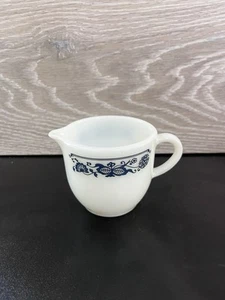 Vintage Pyrex 722 Old Town Blue Milk Glass Creamer cup - Picture 1 of 7
