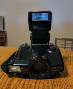 VTG Fuji Discovery 3000 Zoom Date 35mm Compact Camera w/ Flash - Picture 1 of 6