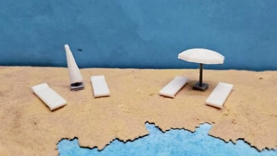 1:87 Strandset H0 – 4 Strandliegen + 2 Sonnenschirme für Beach, Strand, Park - Bild 1 von 4