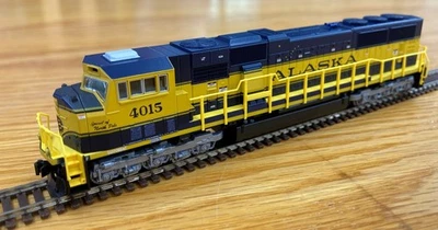 N scale Kato 176-6411  Alaska Railroad EMD SD70MAC  4015  Spirit of North Pole - Image 1 of 4