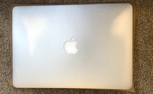 Apple MacBook Air 13" | 2015 i5 8GB 256GB SSD | Korean keyboard | Good condition - Picture 1 of 4