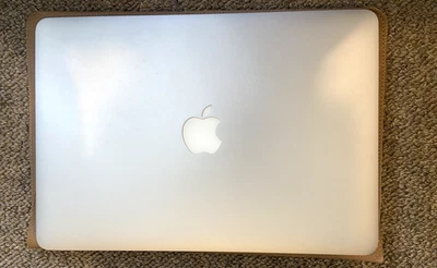 Apple MacBook Air 13" | 2015 i5 8GB 256GB SSD | Korean keyboard | Good condition - Image 1 of 4