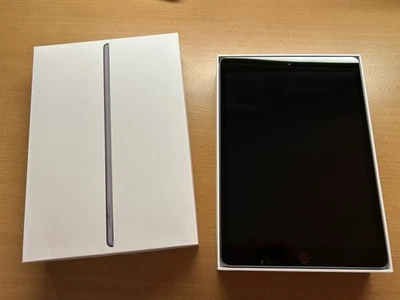 Apple iPad 8. Generation 32GB Wi-Fi Space Grau – sehr guter Zustand - Bild 1 von 4