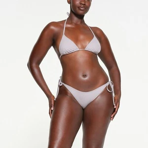 Neu mit Etikett Skims Signature Schwimmen eingetaucht Tie Unterteil Damen Chrom Größe Medium - Bild 1 von 7
