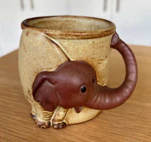 Taza de cerámica de elefante de cerámica Gempo de colección con mango de baúl - Imagen 1 de 14