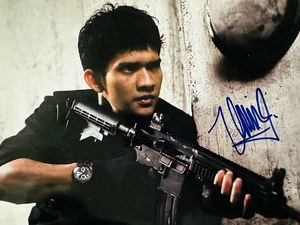 Iko Uwais signed The Raid 8x10 Photo - Proof - Star Wars The Force Awakens - Picture 1 of 4