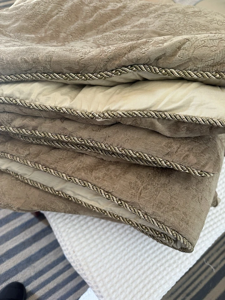 Vintage JC Penny Asian Floral Comforter And Shams /pillowsSet King  Cotton  2005 - Image 1 of 4