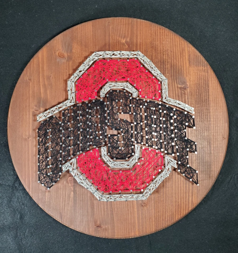 Ohio State Buckeyes Cuerda Arte Bloque O Logo Rojo Negro Blanco Sobre Madera Círculo LEER Foto 1 de 4