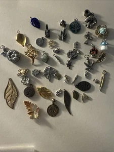 Vintage-Now Lot 44 Leafs Tree Nature Pendants Charms Craft Jewelry Redesign - Picture 1 of 3