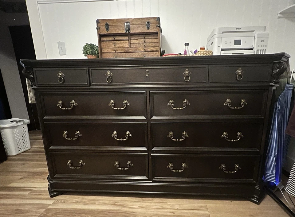 Thomasville Brompton Hall King 6 Piece Bedroom Set - Image 1 of 4