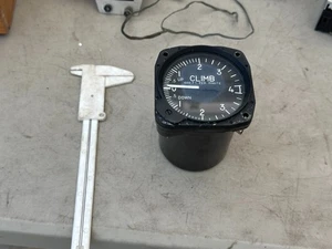 United Instruments 7040 Code C.11 Vertical Speed Indicator - Bild 1 von 9