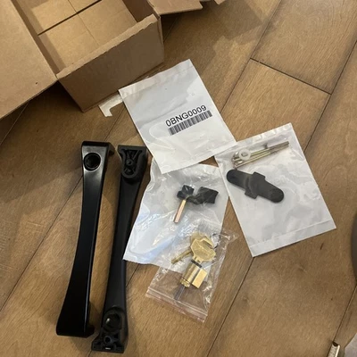 PELLA BLACK EXTERIOR/INTERIOR HANDLE SET FOR SLIDING DOOR OX, NEW W/KEY 802V0105 - Image 1 of 4