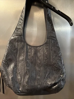 Bolsa de mão Cabin Creek de couro preta franja em relevo ocidental bruxa gótica boho - Imagem 1 de 4