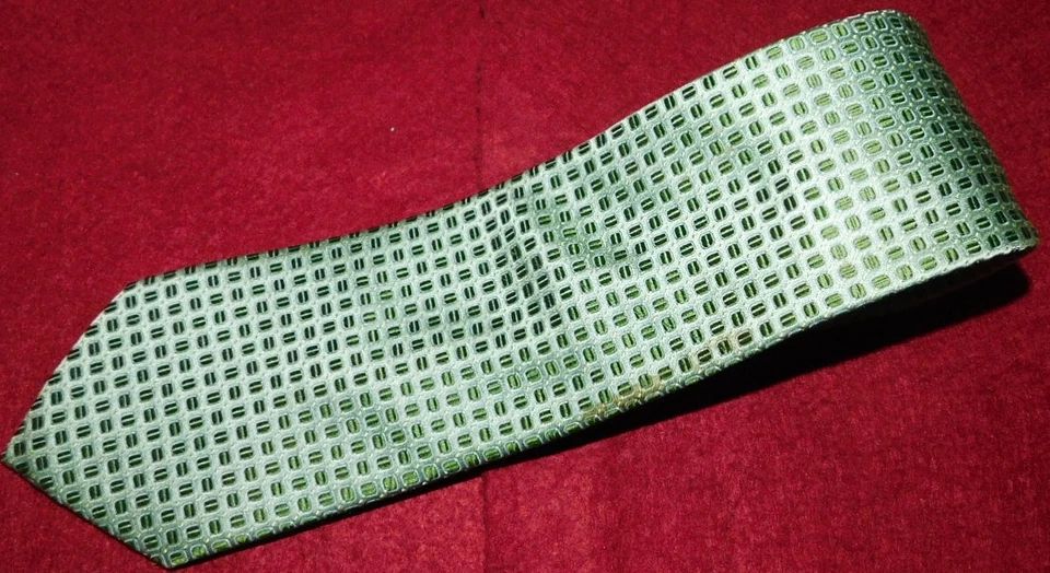 LA CORBATA CON MOTIVO DE PUNTOS VERDE/VERDE CLARO - CORBATA - CORBATA DE DISEÑADOR. Foto 1 de 3