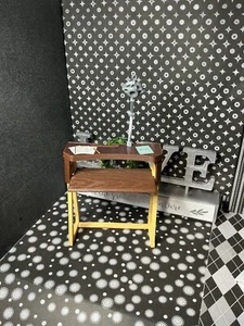 Muebles para casa de muñecas Barbie teclado escritorio músico soporte repuesto marrón - Imagen 1 de 6
