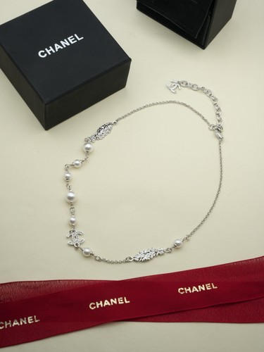 ?CHANEL Collana CCS Corta Piuma Ferramenta Argento 24C