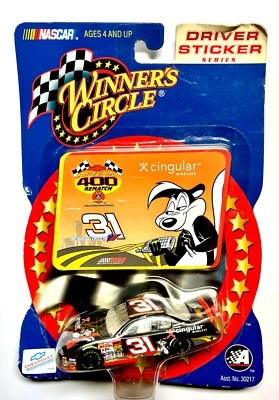 2002 NASCAR 获奖者圈 15848 Robby Gordon #31 Loony Tunes 发球杆 Stkr 1:64  — 第 1/2 张图片