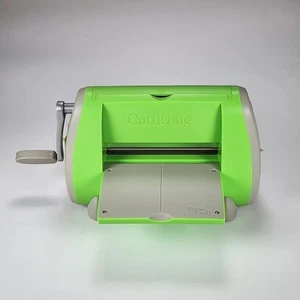 Provo Craft Cuttlebug Die Cutting Embossing Machine Crafting Scrapbooking Green - Picture 1 of 13