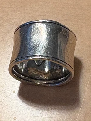 Anillo brazalete martillado Silpada R0723 plata de ley talla 7 muy buen estado usado  Foto 1 de 4