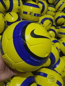 Bulk/Lot of 10 RARE NIKE TOTAL 90 AEROW/SWIFT 2005-06 PREMIER LEAGUE MATCH BALL - Bild 1 von 6
