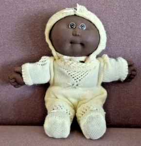 Cabbage Patch Kids Babies introducido en 1983, niña bonita, ojos marrones, sin pelo  - Imagen 1 de 18