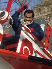 Musician Roger Miller at the Macys Thanksgiving Day Parade in N - 1986 Photo 4