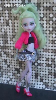 Monster High PARTY GIRL Outfit and Accessories - NO DOLL - Image 1 of 4