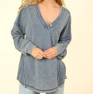 New In Boutique Washed Knit V Neck Oversized Top NWT size Small NWT size Small - Picture 1 of 9