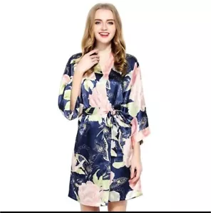Mädchen Satin Blumenmuster dunkelblau japanischer Kimono Pyjama Nachtwäsche Bademantel Größe XS - Bild 1 von 2