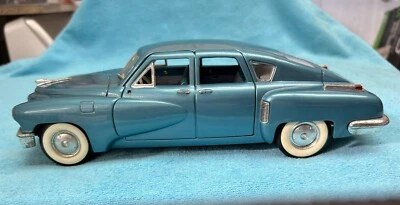 ROAD LEGENDS 1948 TUCKER TORPEDO VALS AZUL FUNDIDO A PRESIÓN ESCALA 1:18 Foto 1 de 4