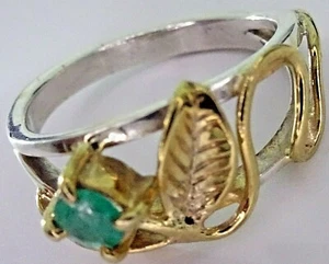 Anillo de plata de ley 925 y baño de oro de 18 cts con esmeralda natural - Imagen 1 de 5