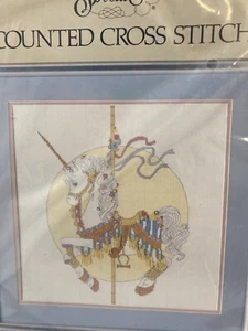 Kit artesanal de punto de cruz contado cuadro unicornio carrusel NUEVO por Candamar Designs - Imagen 1 de 3