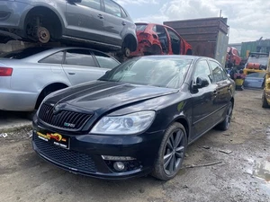 SKODA OCTAVIA VRS MK2 FACELIFT 1Z 2.0 TDI CEGA 6 SPEED MANUAL KXZ LF9R BREAKING - Picture 1 of 10